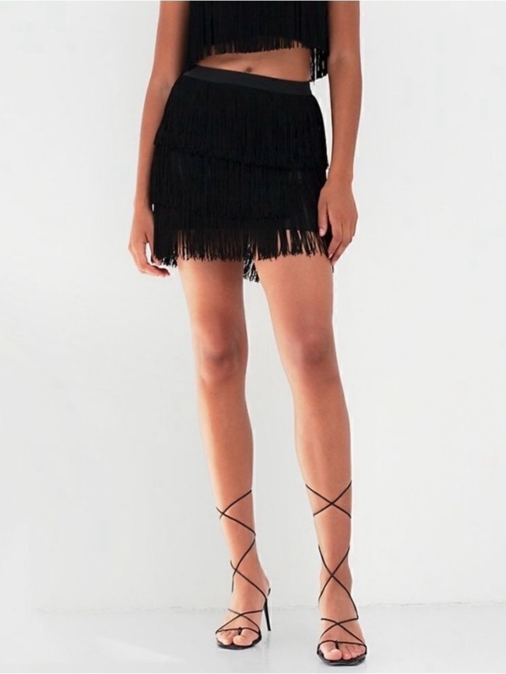 Aritzia Babaton “Mirage” Tiered Fringe Misc Black Size 2